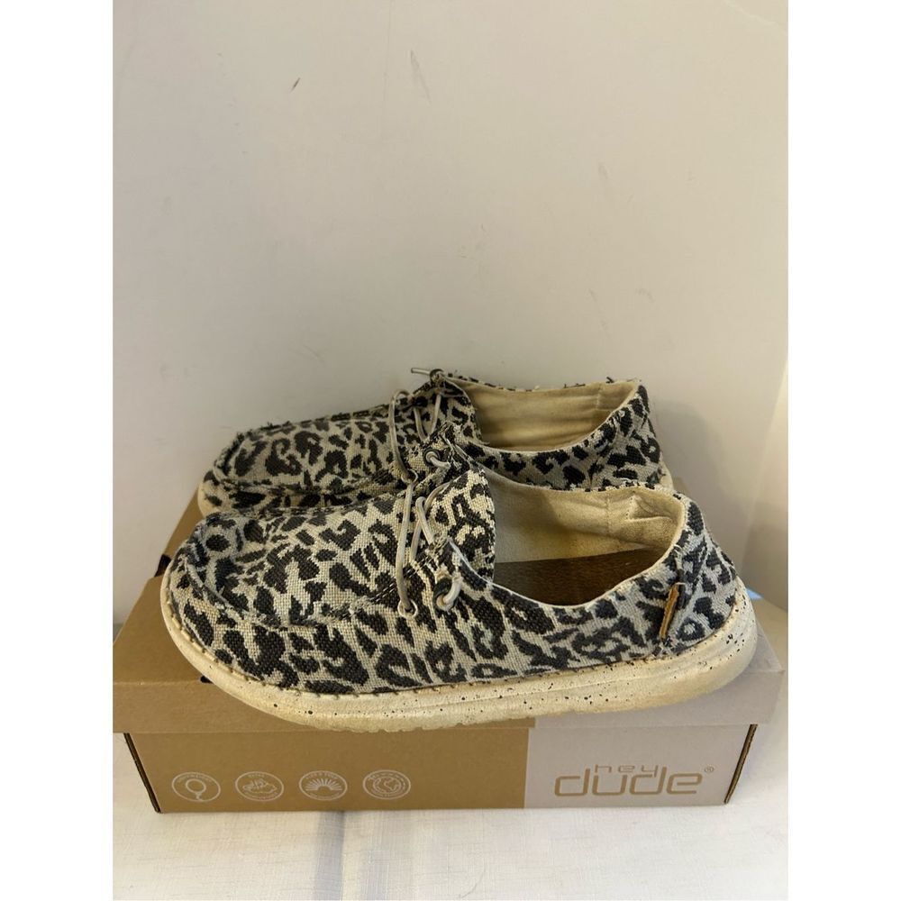 Hey dudes Wendy Woven animal print size 7‎ cheetah print